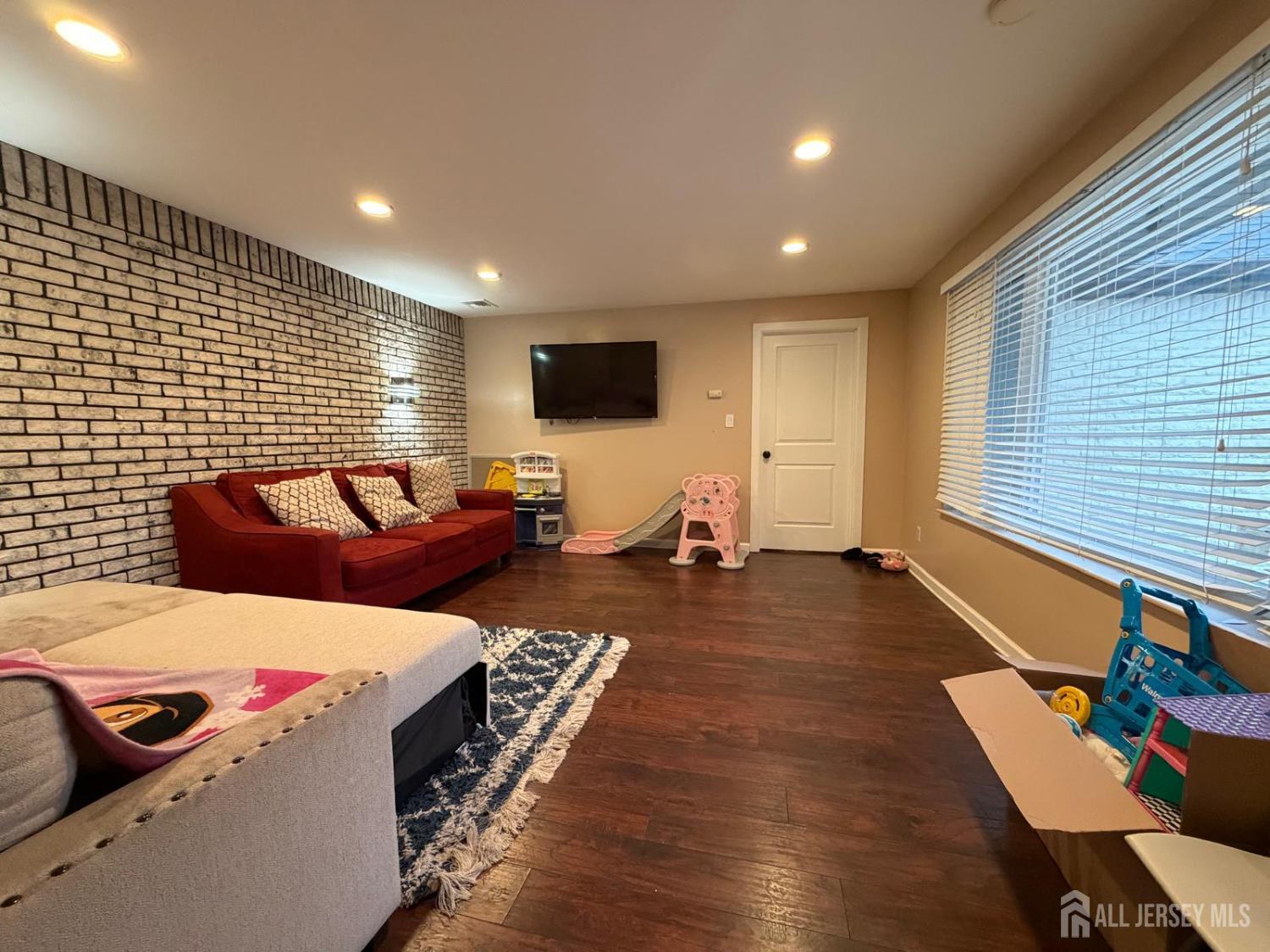 35 Clark Avenue Edison, NJ 08817 - Photo 9 of 35