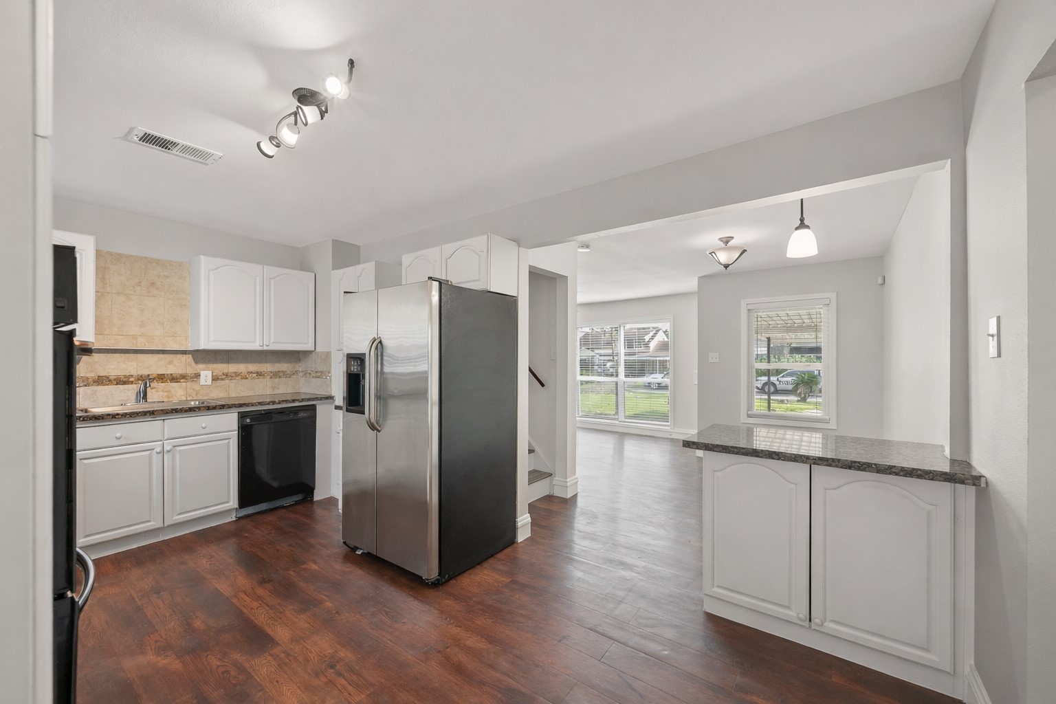 3823 Florinda Street Houston, TX 77021 - Photo 13 of 41 Refrigerator is included!