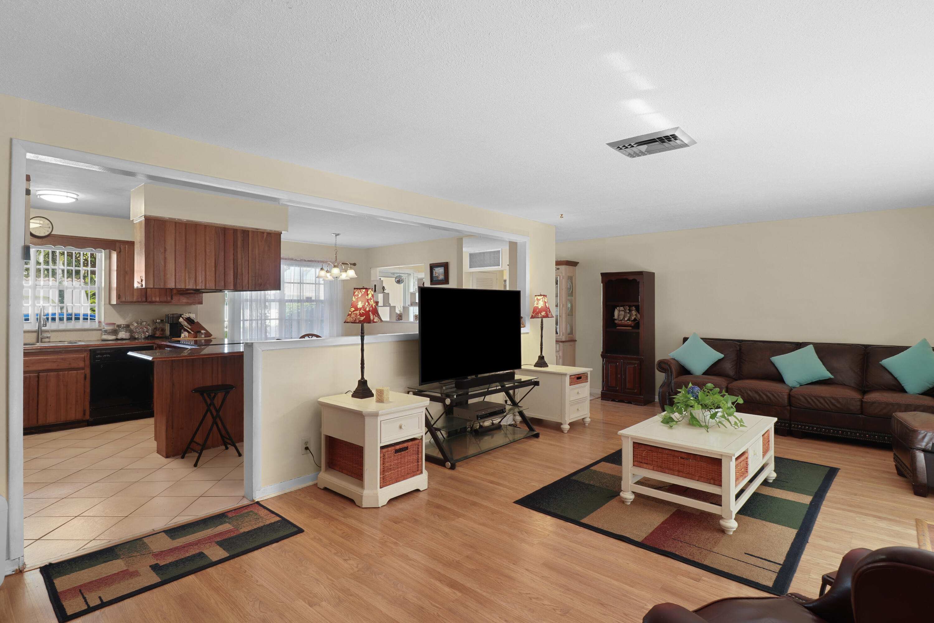 310 Wilma Circle Riviera Beach, FL 33404 - Photo 14 of 46 11-IMG_5880