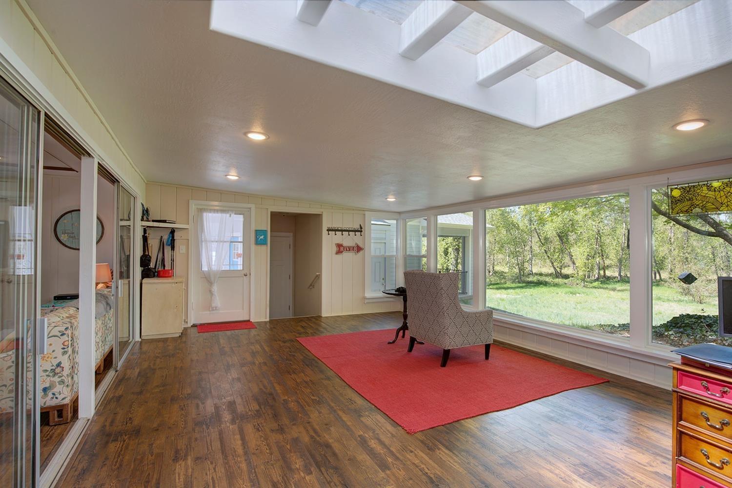 3106 South River Road Grants Pass, OR 97527 - Photo 3 of 33 Sun Room in Main Home