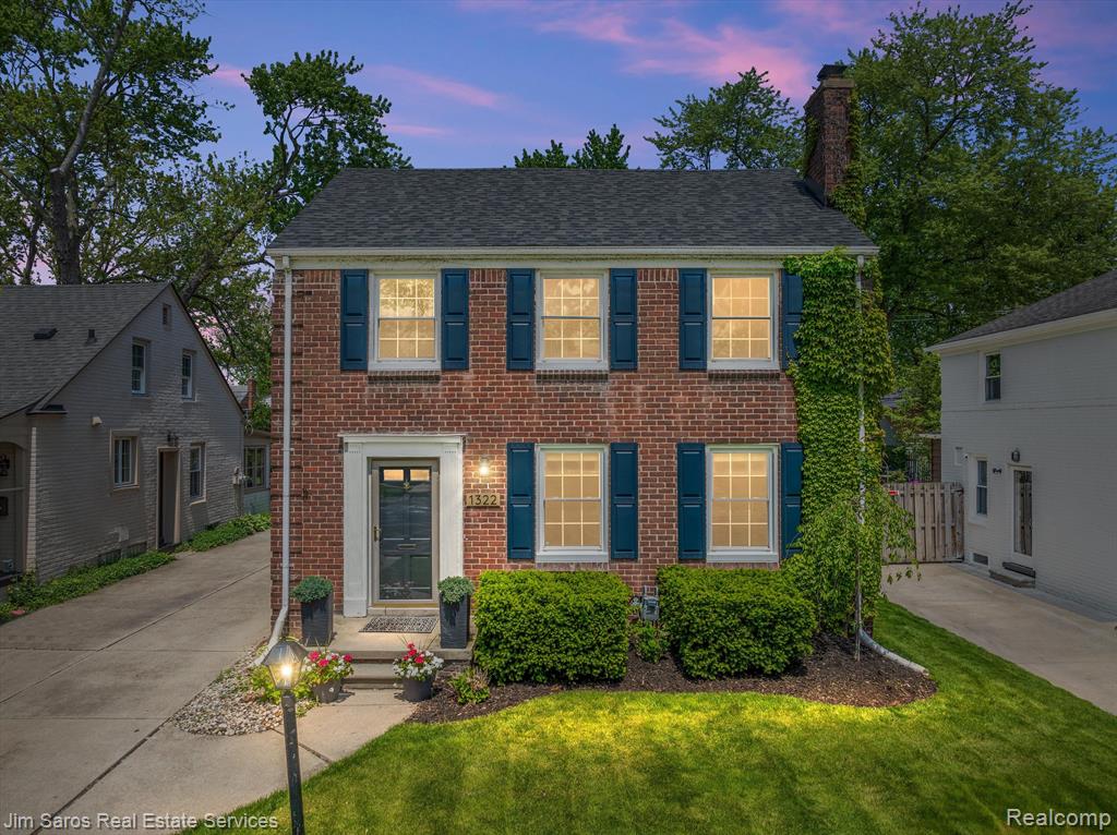 1322 Hampton Road Grosse Pointe Woods, MI 48236 - Photo 1 of 42