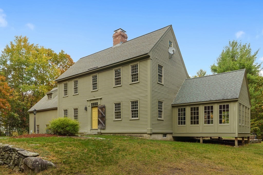 88 Bullard Road Princeton, MA 01541 - Photo 2 of 41 a front view of a house with a yard
