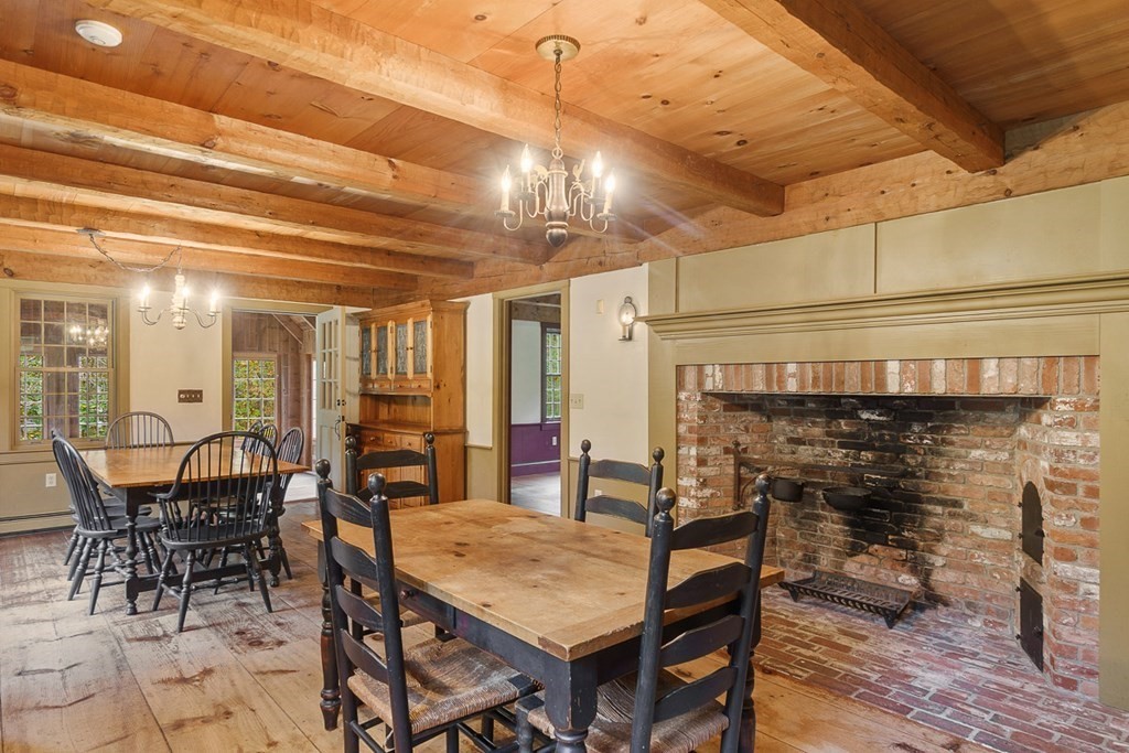 88 Bullard Road Princeton, MA 01541 - Photo 4 of 41 a dining room with furniture and window