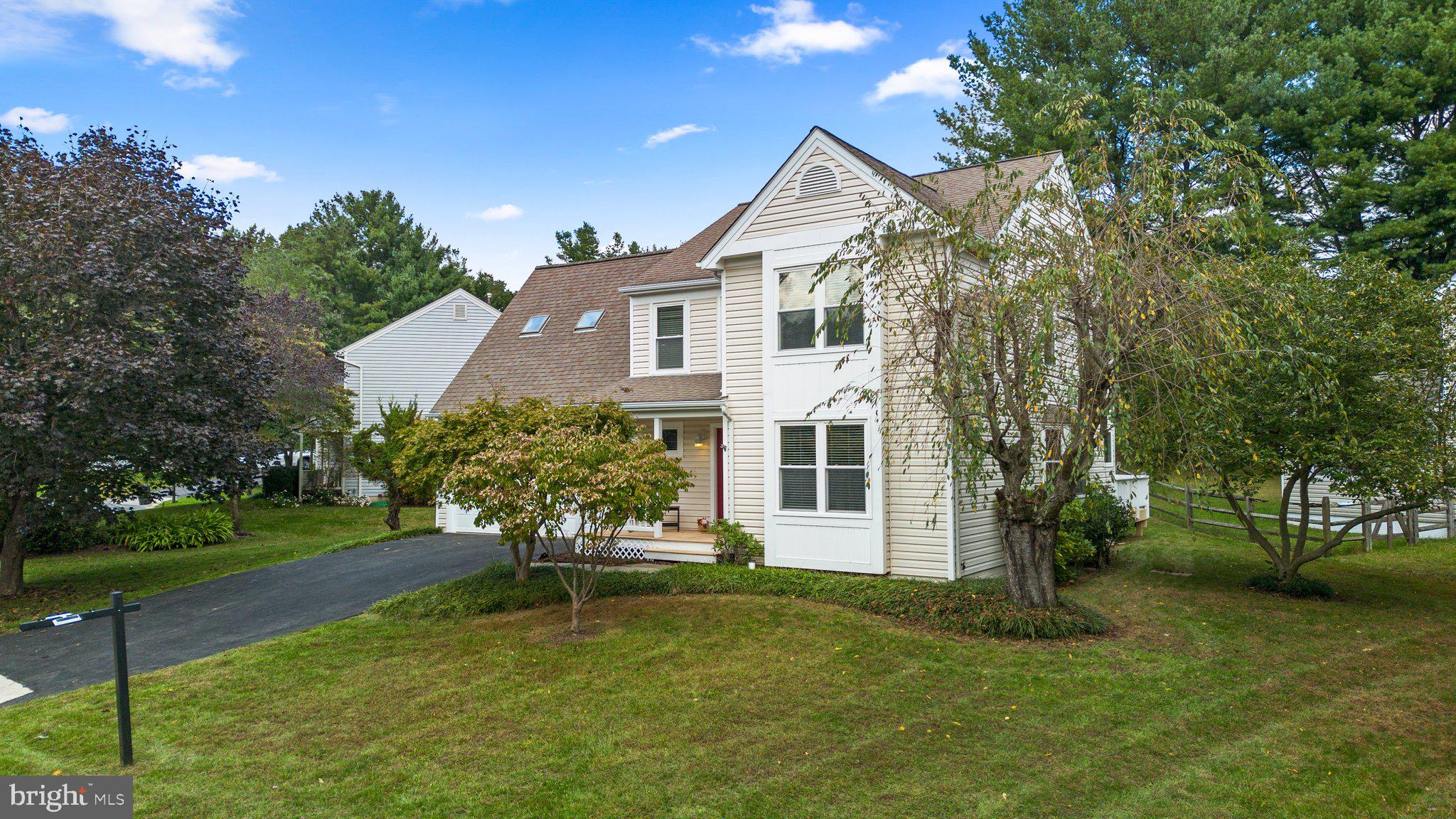 9717 Dixie Ridge Terrace Gaithersburg, MD 20882 - Photo 5 of 46 Gallery Image 5