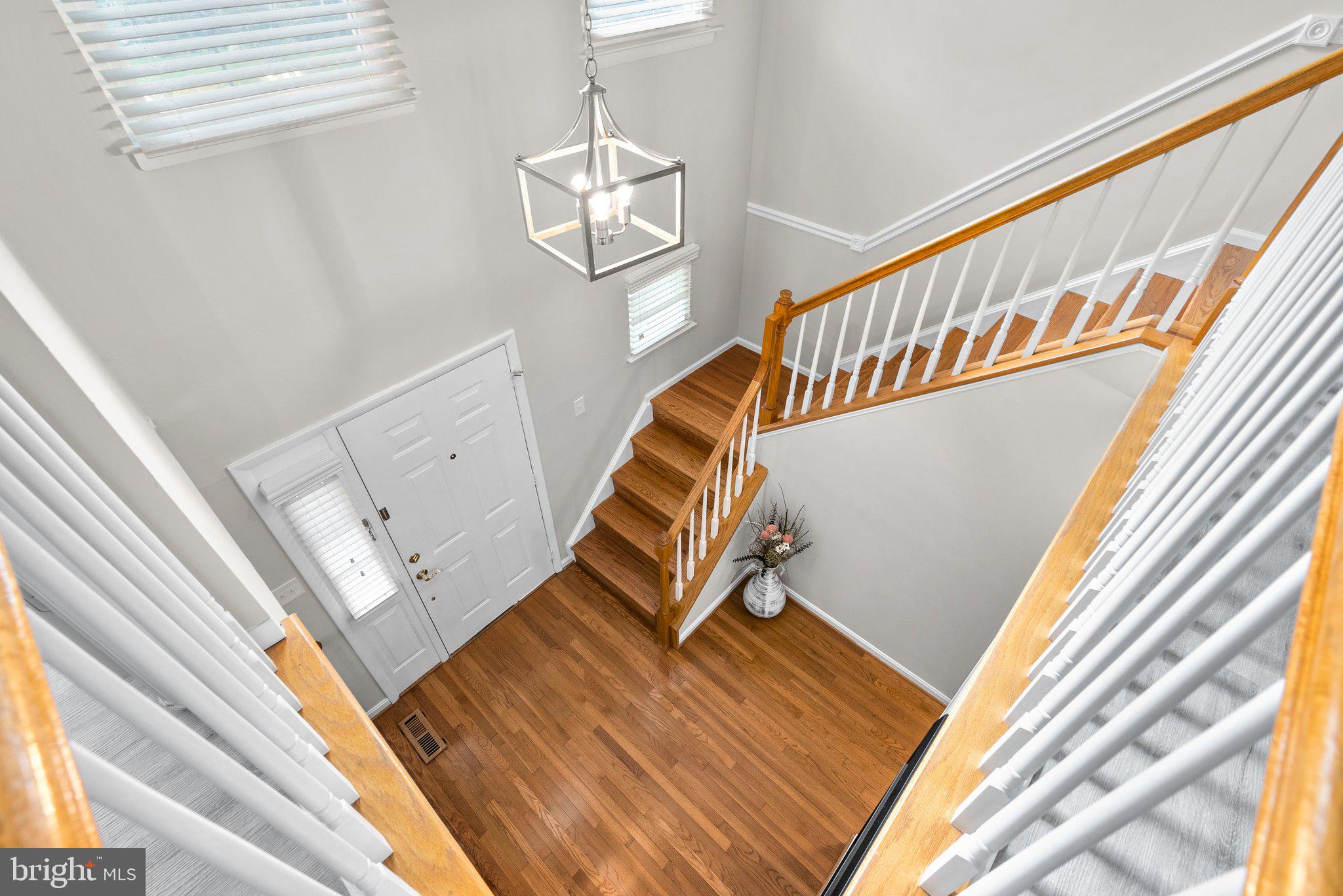 9717 Dixie Ridge Terrace Gaithersburg, MD 20882 - Photo 6 of 46 Gallery Image 6