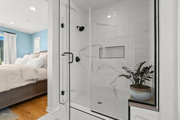 a en suite bathroom with a shower