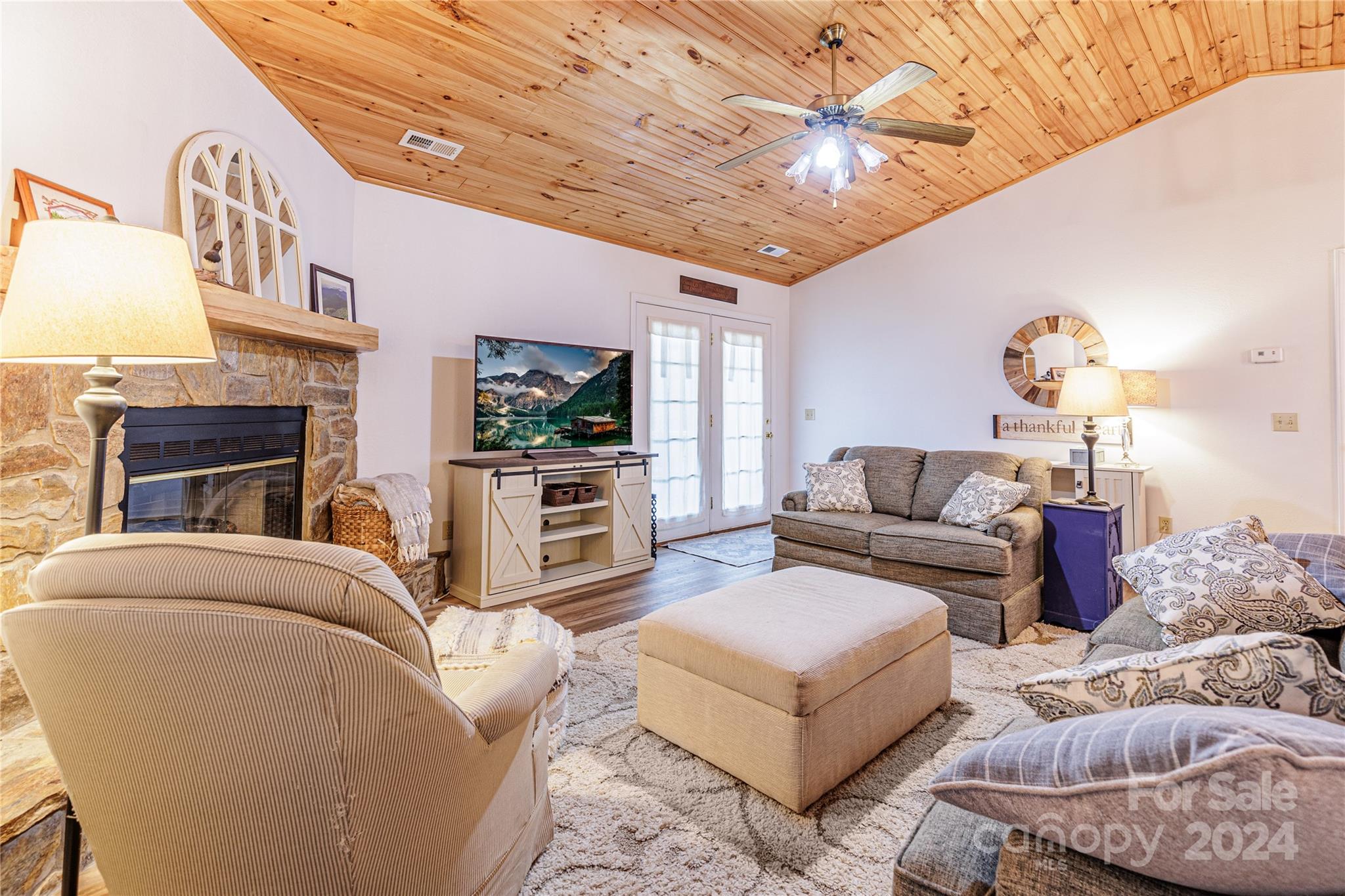 518 Fontana Ridge Road Bryson City, NC 28713 - Photo 2 of 18 Gallery Image 2