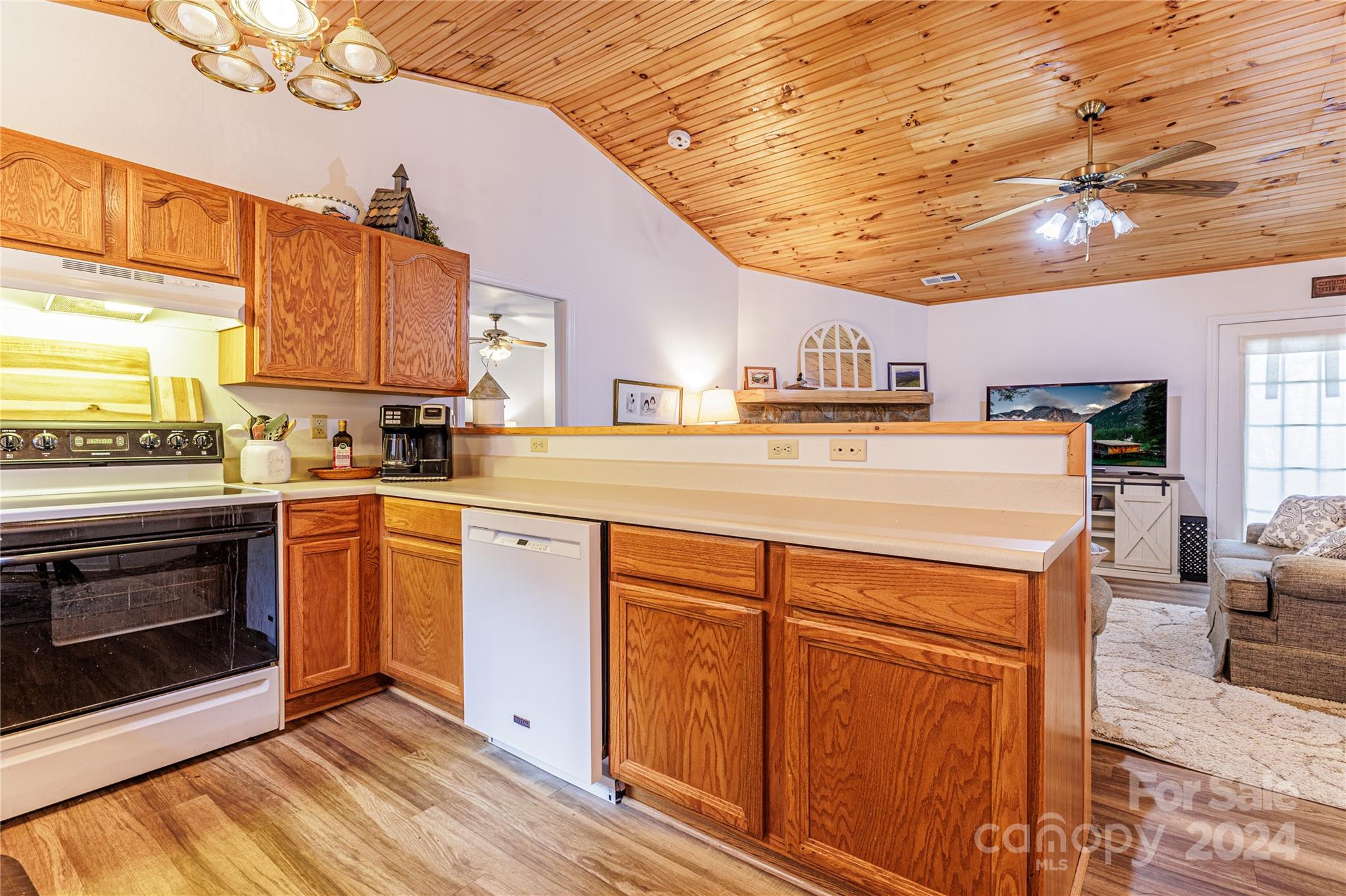 518 Fontana Ridge Road Bryson City, NC 28713 - Photo 6 of 18 Gallery Image 6