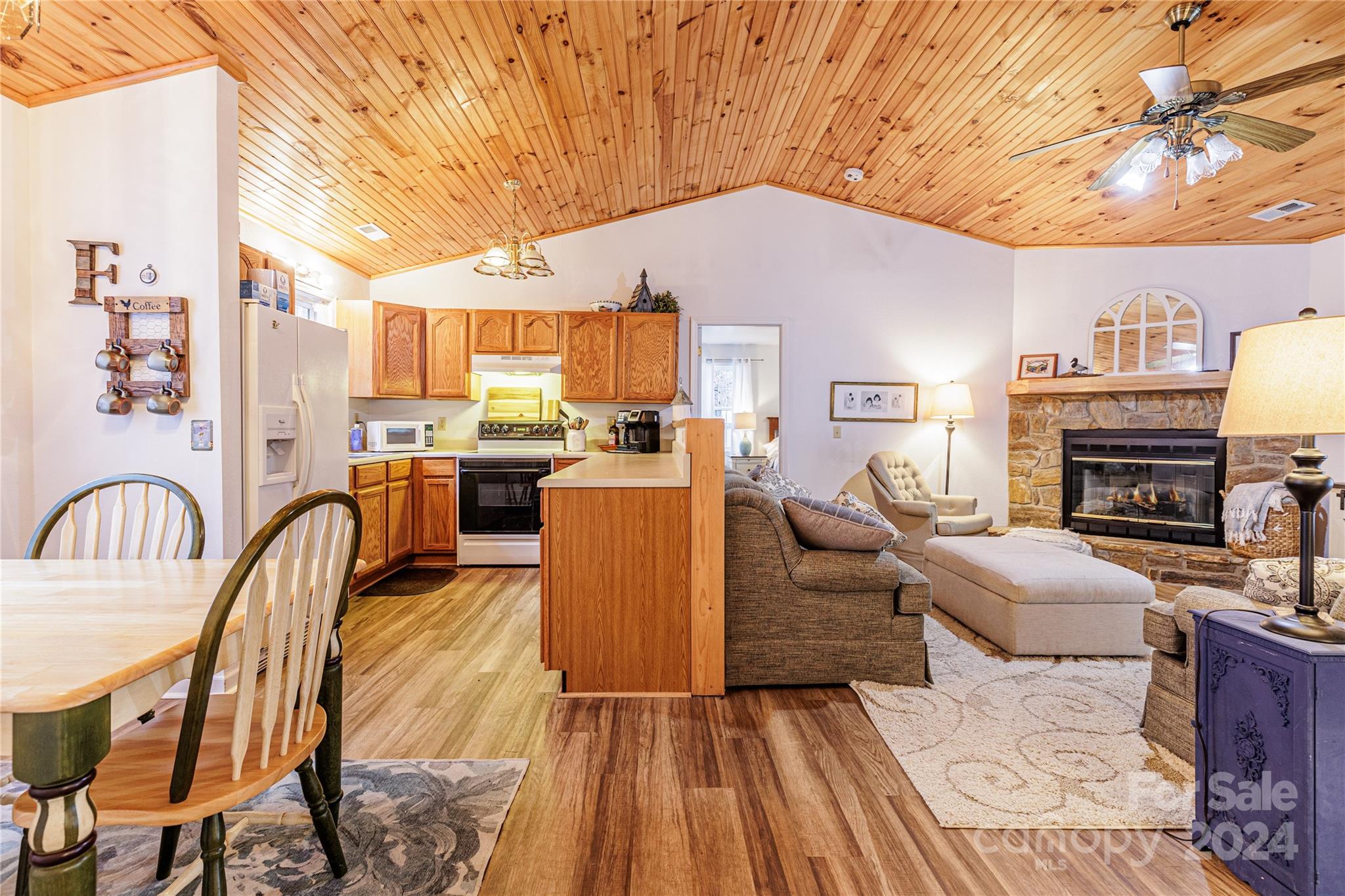 518 Fontana Ridge Road Bryson City, NC 28713 - Photo 7 of 18 Gallery Image 7
