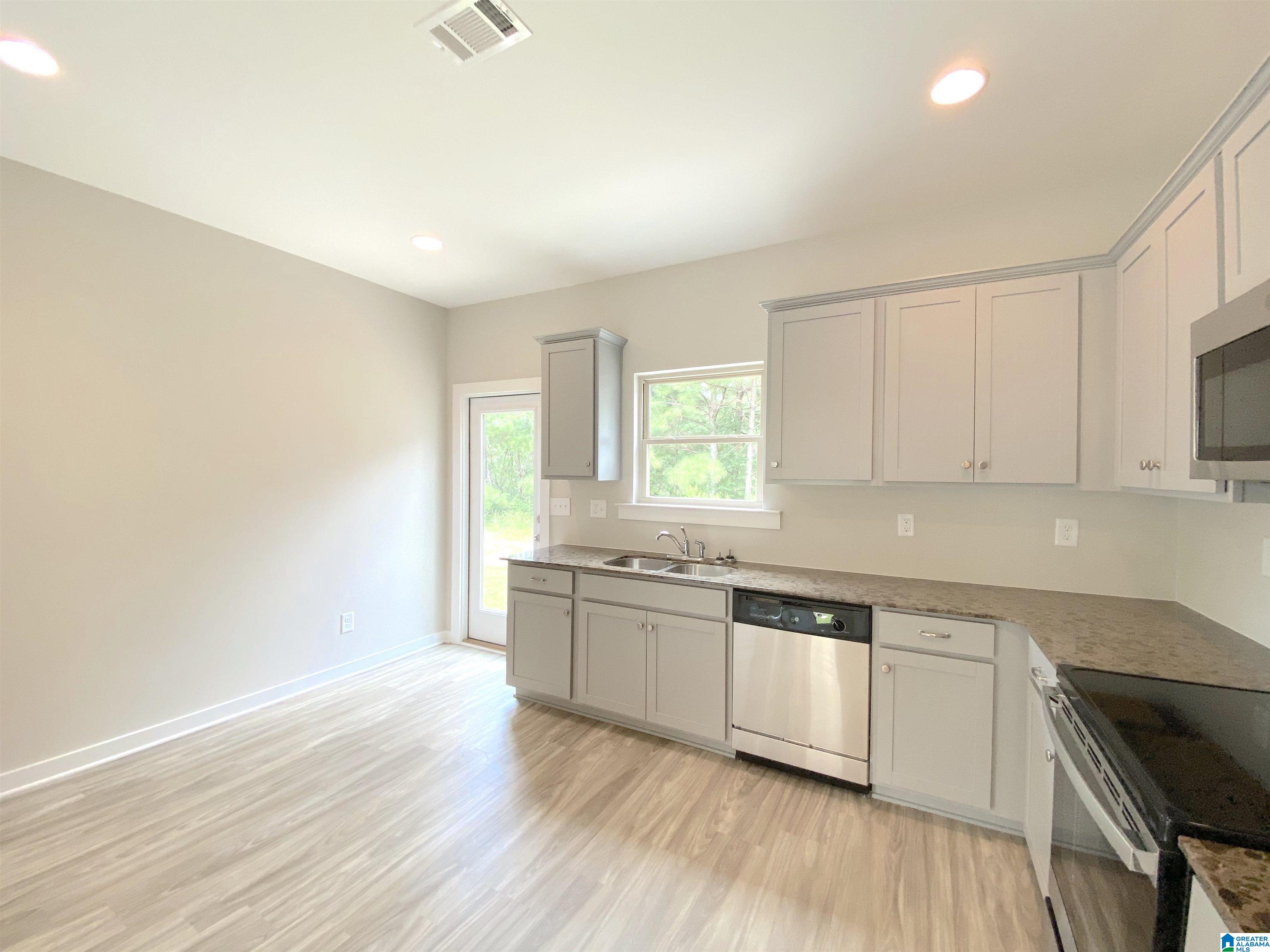 105 Avalon Way Clanton, AL 35045 - Photo 11 of 27