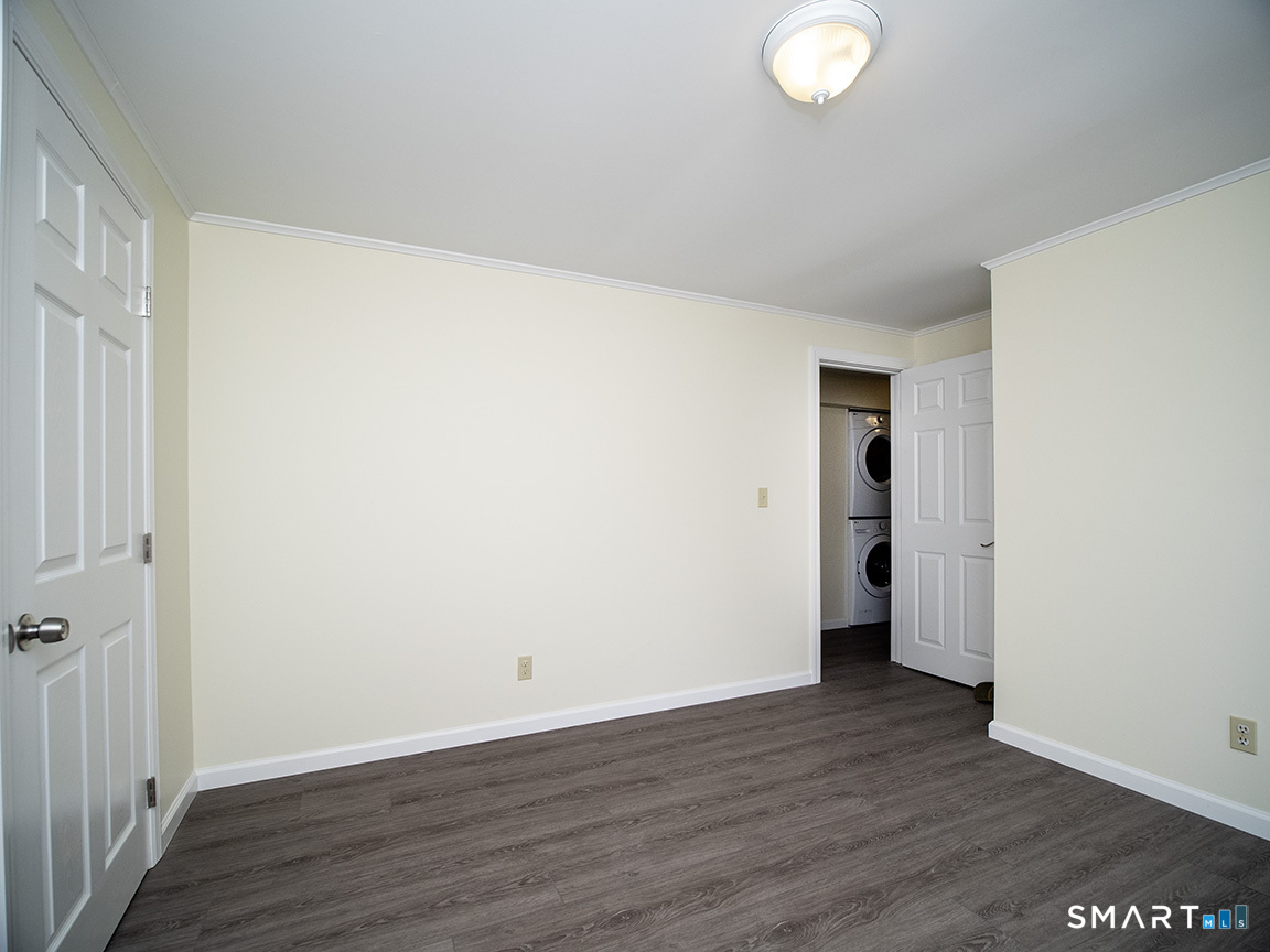 6 Warren Road Woodbridge, CT 06525 - Photo 25 of 35