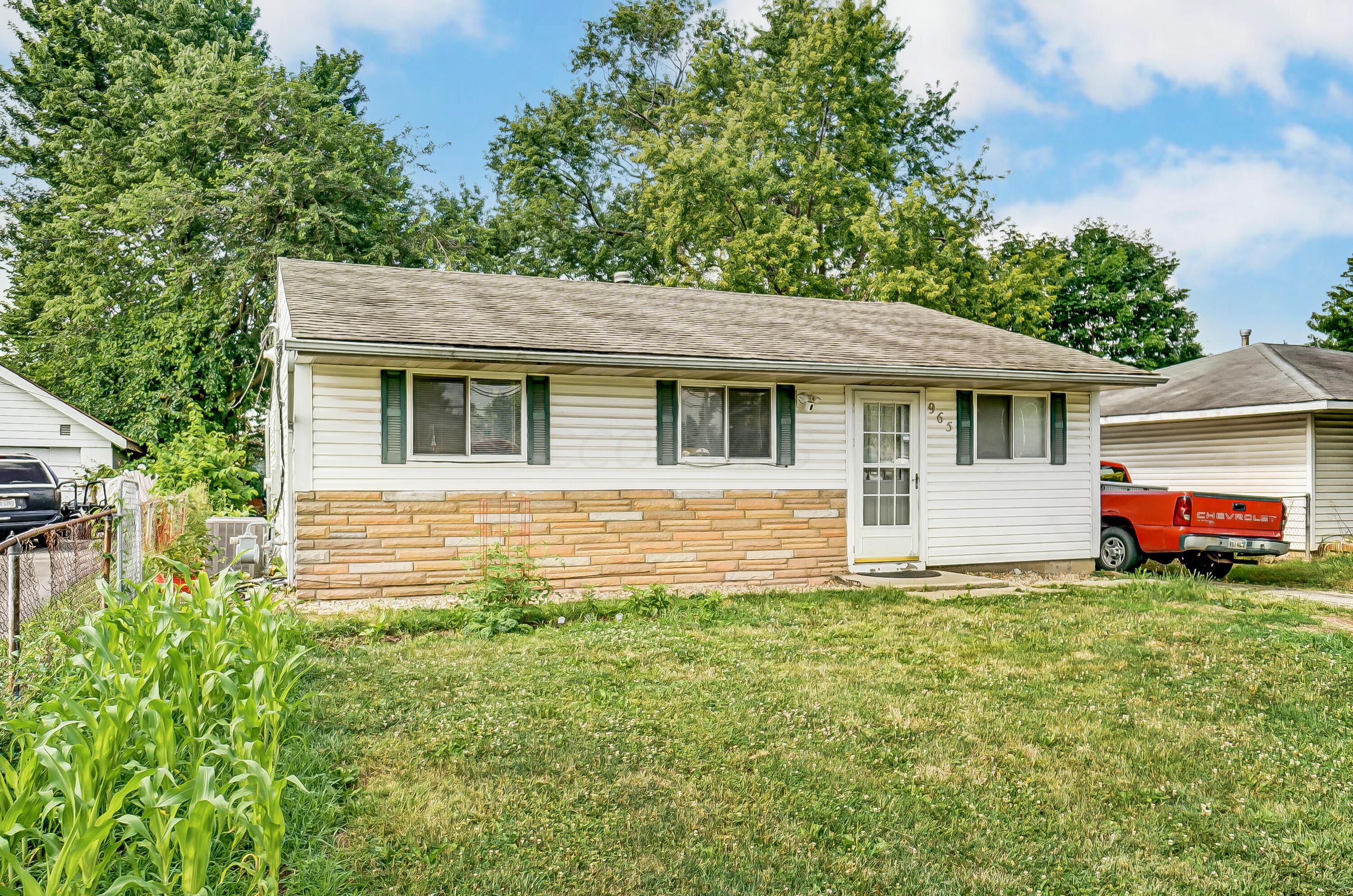 965 Hilock Road Columbus, OH 43207 - Photo 1 of 31 002