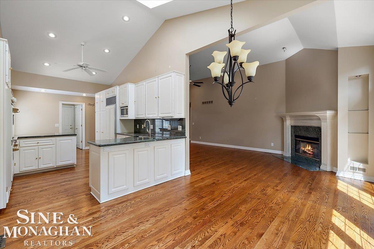 968 Trombley Road Grosse Pointe, MI 48230 - Photo 10 of 52 50183414-01a16c24-98ea-4f10-aad6-302332f924ff.JPG