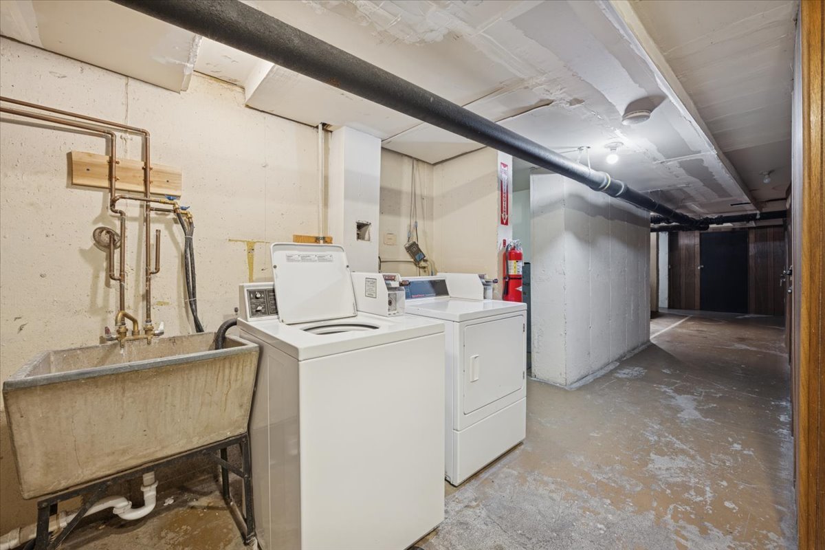 7320 Lake Street, Unit 1A River Forest, IL 60305 - Photo 22 of 22 a utility room with dryer and washer
