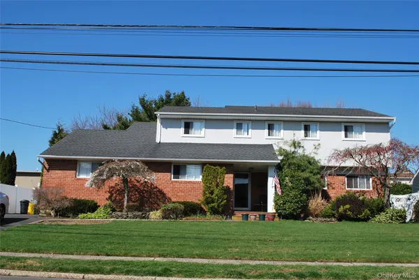 $1,100,000 | 66 Laurel Drive, Massapequa Park, NY 11762