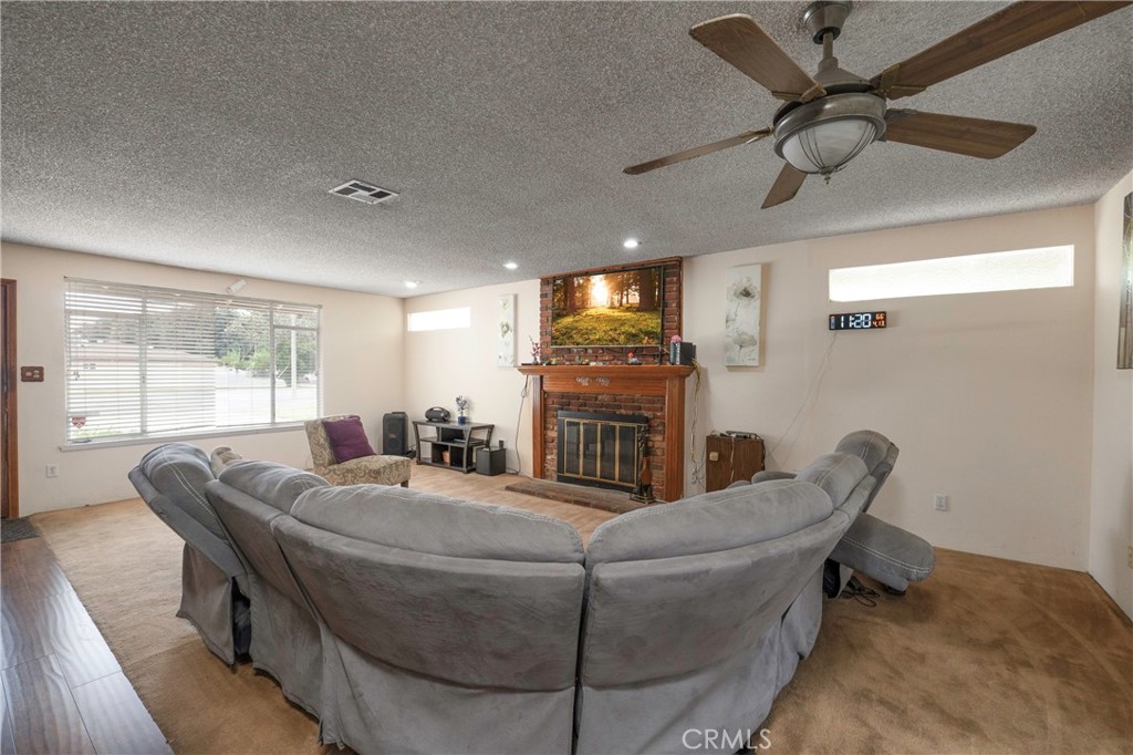 8841 California Riverside, CA 92503 - Photo 4 of 25