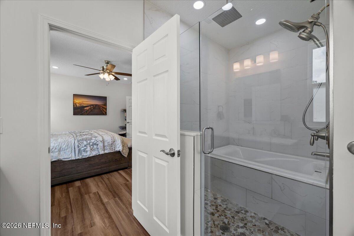7914 Odom Rnch Trail Keystone Heights, FL 32656 - Photo 23 of 60 Wet Room with Soaking Tub/Rain Shower