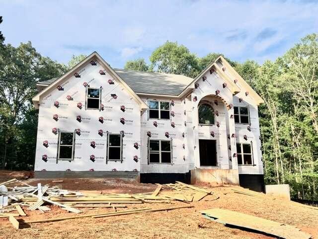 a view of a white building