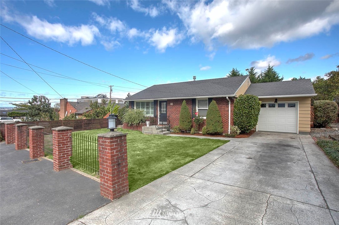 910 North 28th Place Renton, WA 98056 - Photo 1 of 25