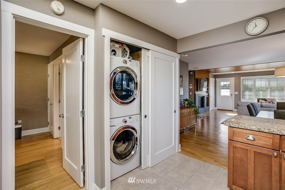 910 North 28th Place Renton, WA 98056 - Photo 12 of 25