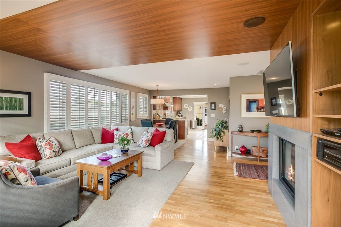 910 North 28th Place Renton, WA 98056 - Photo 3 of 25