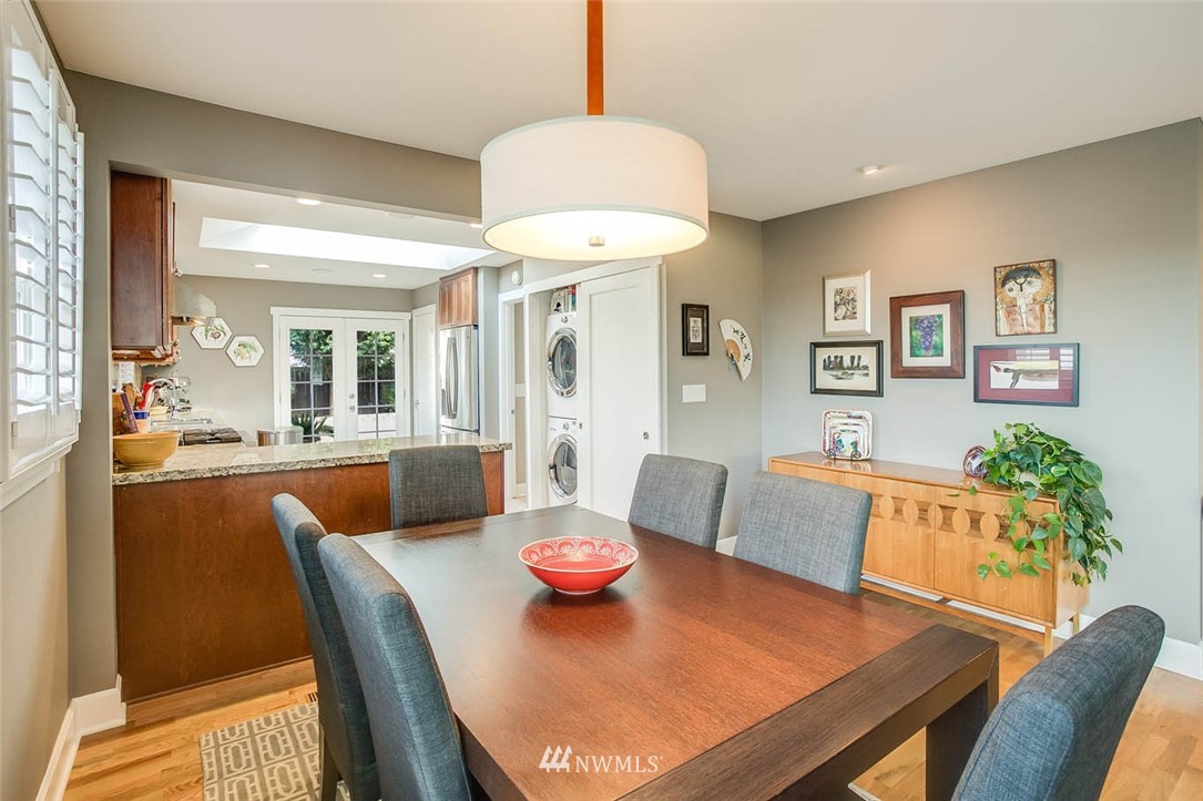 910 North 28th Place Renton, WA 98056 - Photo 8 of 25