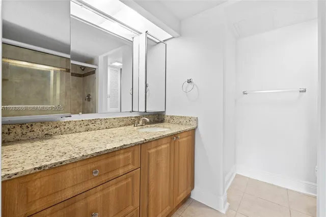 $3,600 | 15518 Braemar Court, Miami Lakes, FL 33014