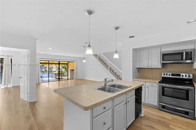 $3,600 | 15518 Braemar Court, Miami Lakes, FL 33014