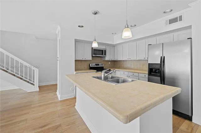 $3,600 | 15518 Braemar Court, Miami Lakes, FL 33014