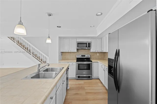 $3,600 | 15518 Braemar Court, Miami Lakes, FL 33014