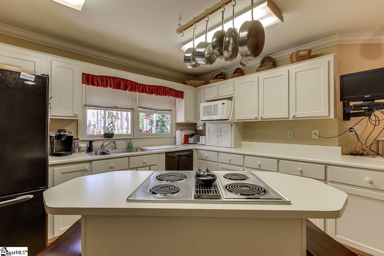 306 Lakewinds Boulevard Inman, SC 29349 - Photo 4 of 30