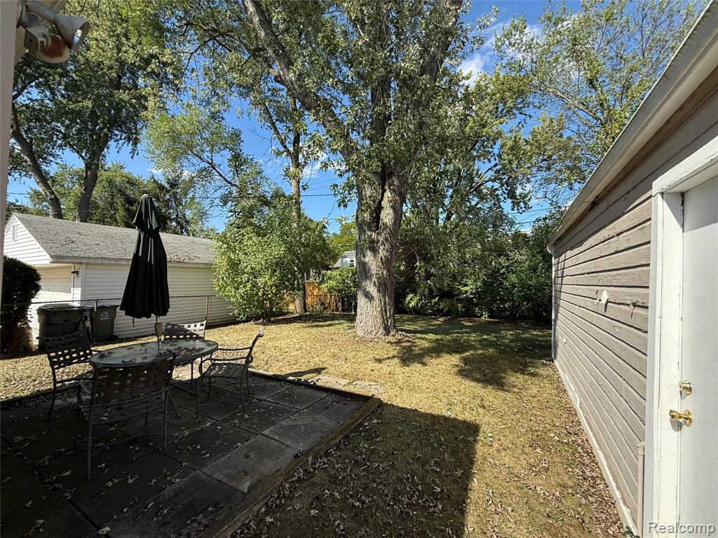 1610 Eaton Road Berkley, MI 48072 - Photo 59 of 61