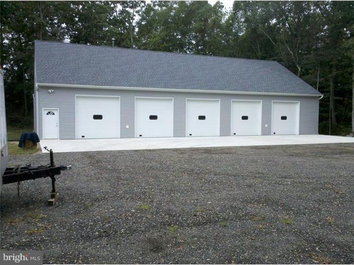 620 Elk Road Monroeville, NJ 08343 - Photo 23 of 23 Garage
