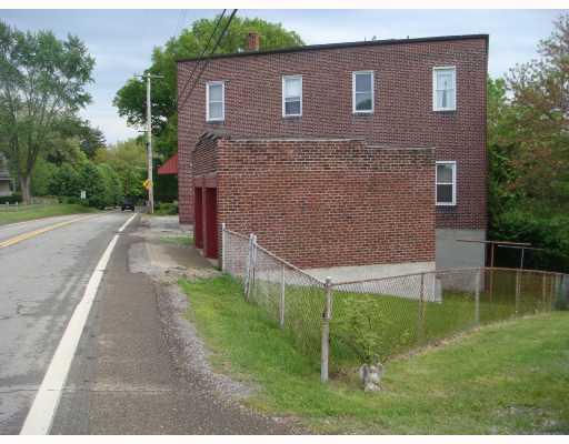 1329 Anderson Road Pittsburgh, PA 15209 - Photo 3 of 5 Parking Lot/Garage.