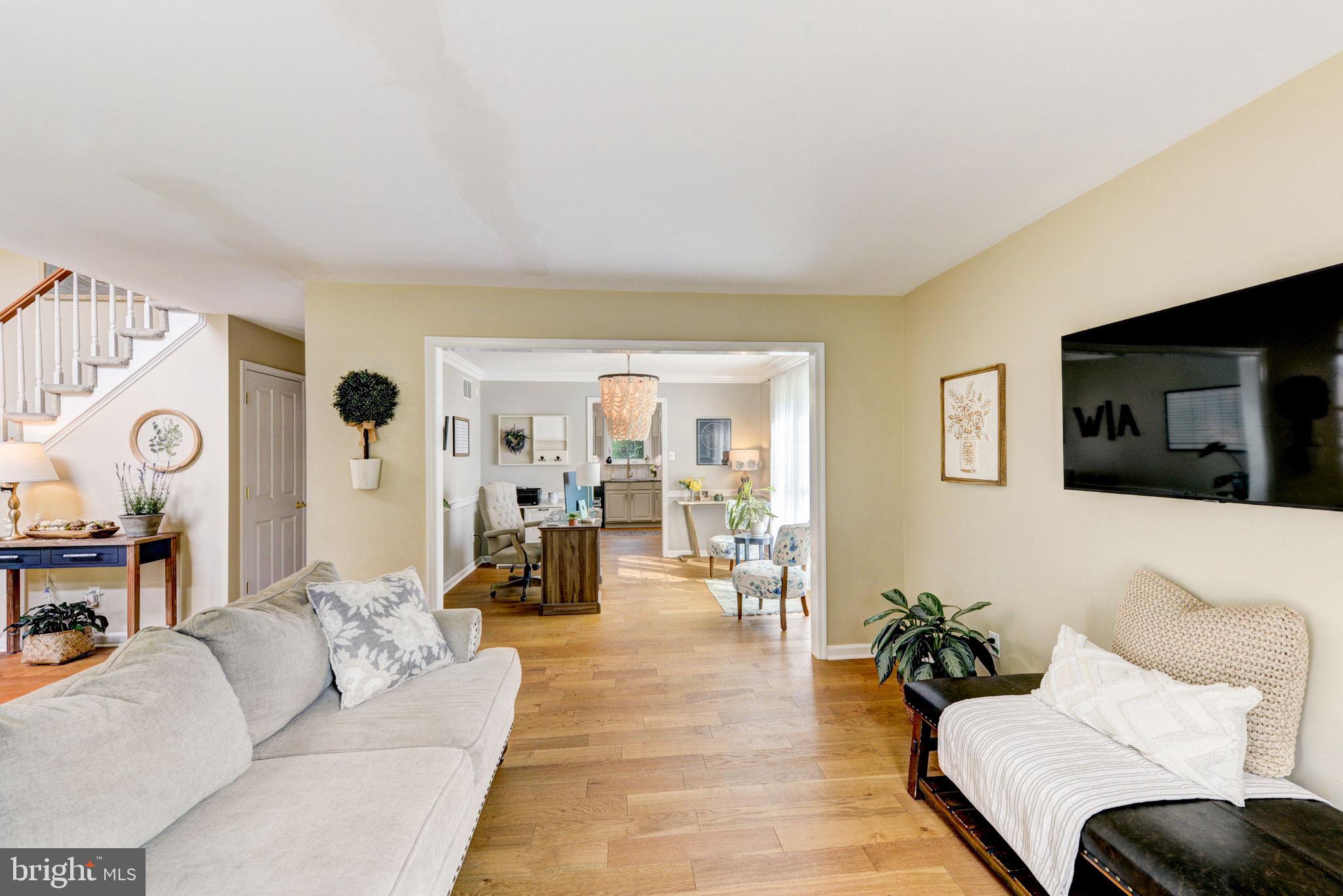 115 Crestview Drive Kennett Square, PA 19348 - Photo 7 of 38 Living Room