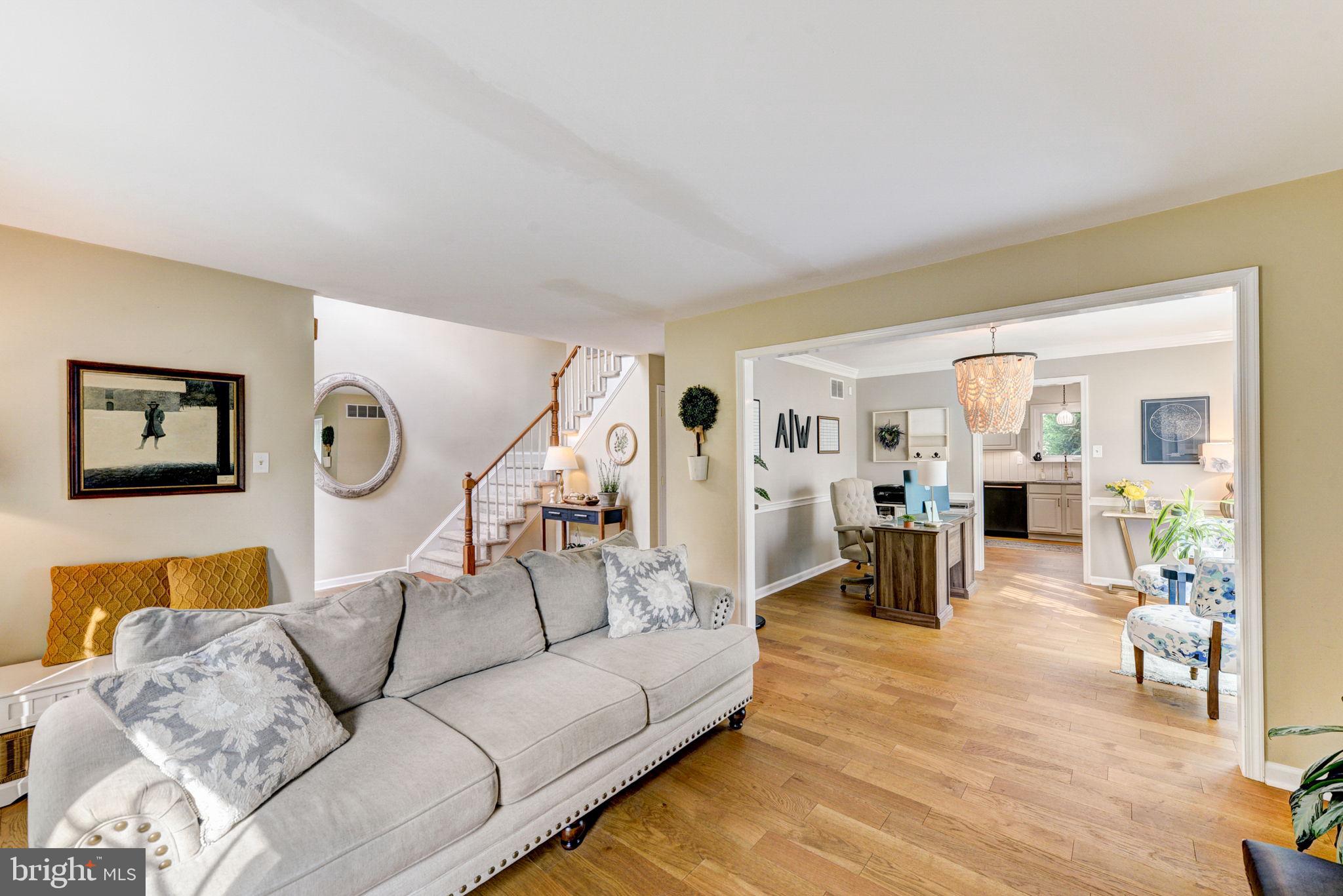 115 Crestview Drive Kennett Square, PA 19348 - Photo 8 of 38 Living Room