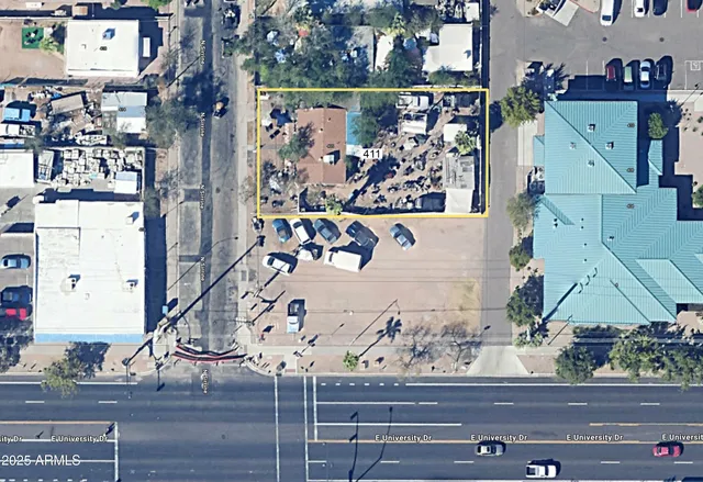 a view of a cars park in front of house