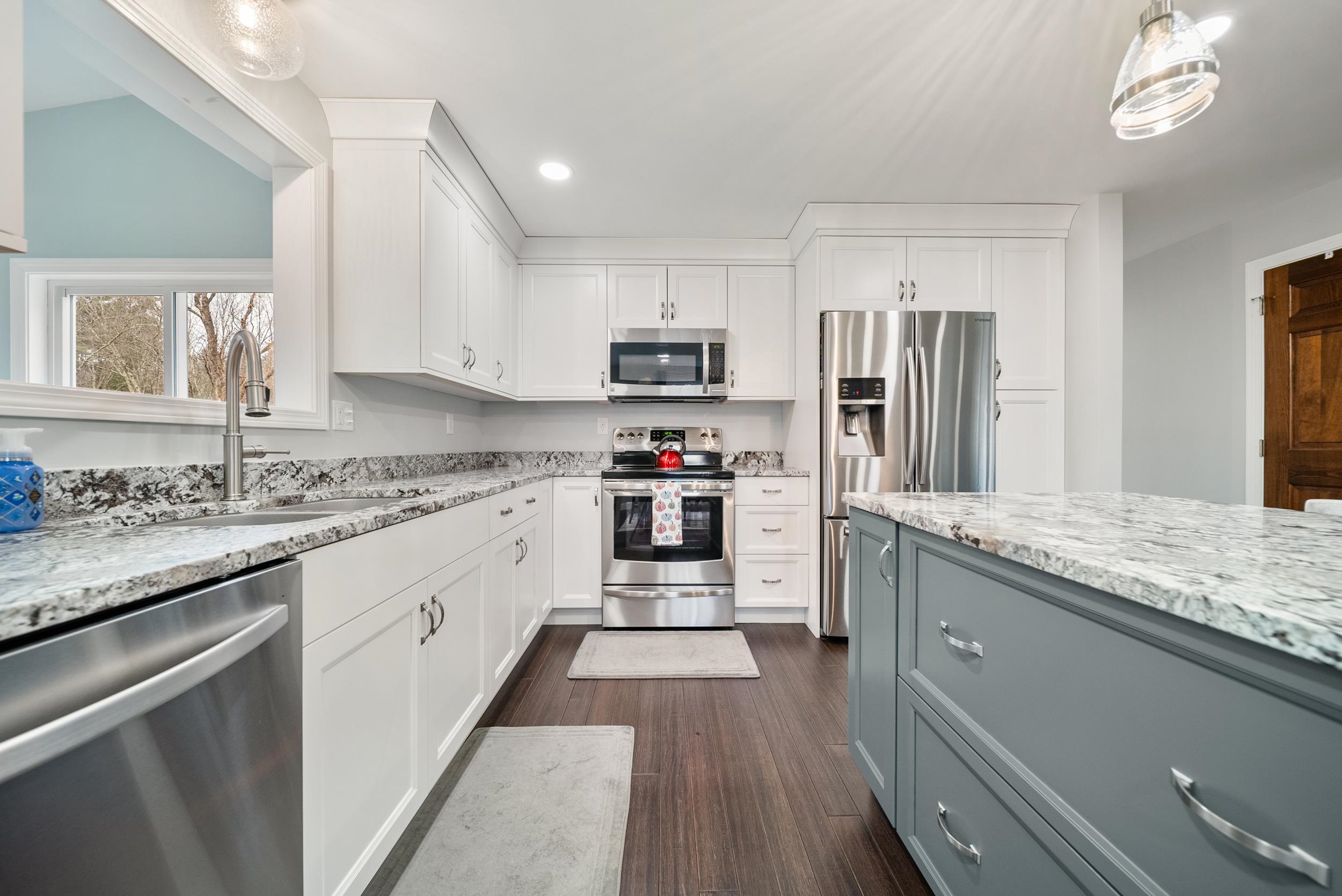 14 Silver Doe Lane Merrimack, NH 03054 - Photo 3 of 52