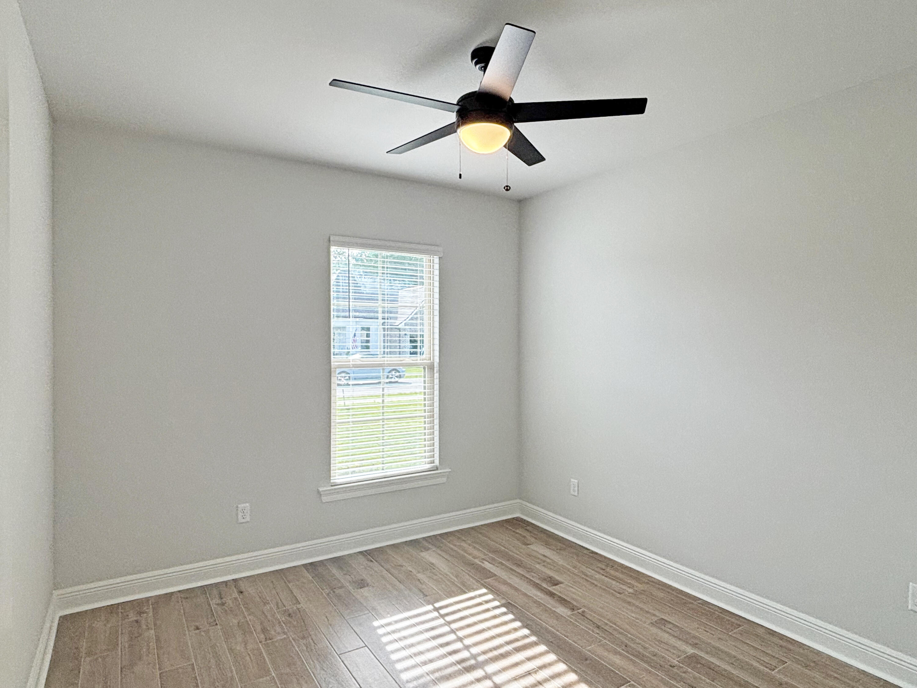 331 East Tweet Street Freeport, FL 32439 - Photo 16 of 19 IMG_0129