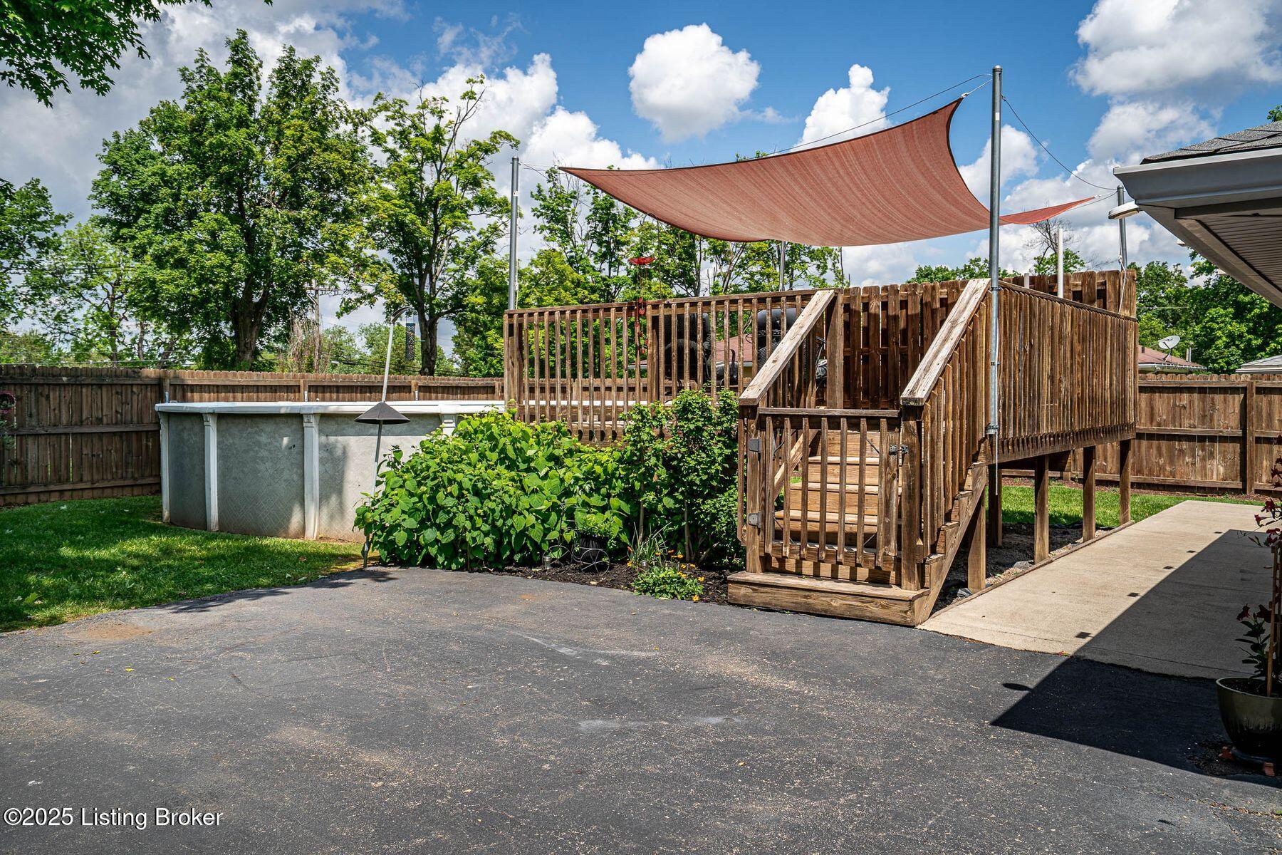 8703 Waltlee Road Louisville, KY 40291 - Photo 38 of 44 photo_online_037