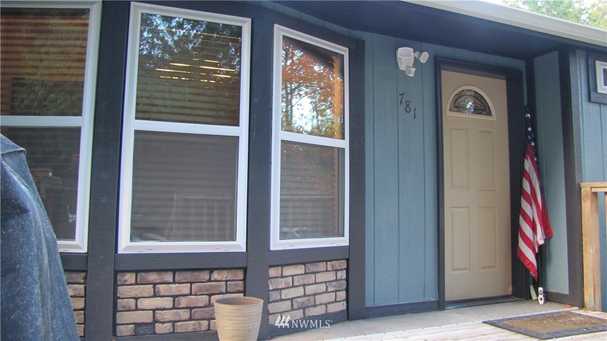 781 Southwest Lider Road Port Orchard, WA 98367 - Photo 2 of 20 Gallery Image 2