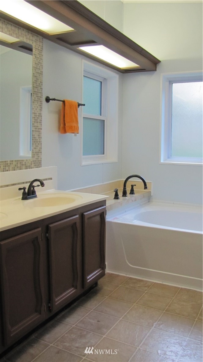 781 Southwest Lider Road Port Orchard, WA 98367 - Photo 11 of 20 Gallery Image 11