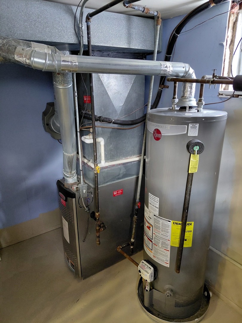 2231 West Cheyenne Road Waukegan, IL 60087 - Photo 15 of 21 a close view of water heater