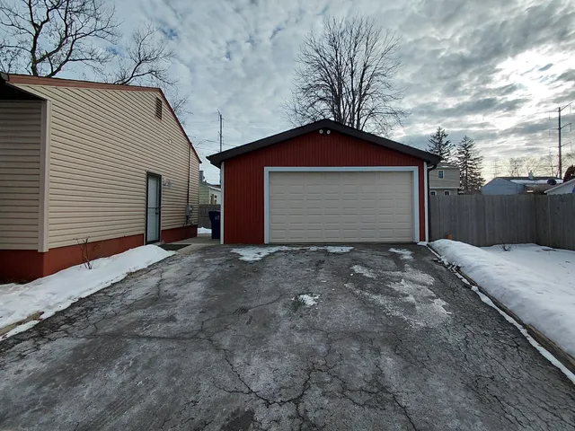 $239,998 | 2231 West Cheyenne Road, Waukegan, IL 60087