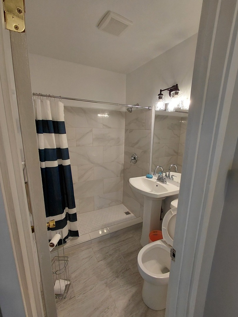 2231 West Cheyenne Road Waukegan, IL 60087 - Photo 9 of 21