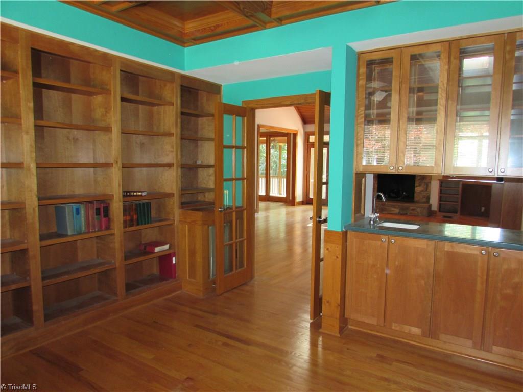 317 Woodcliff Road Raleigh, NC 27609 - Photo 11 of 30 Gallery Image 11