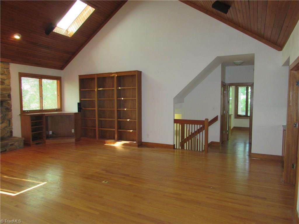 317 Woodcliff Road Raleigh, NC 27609 - Photo 12 of 30 Gallery Image 12
