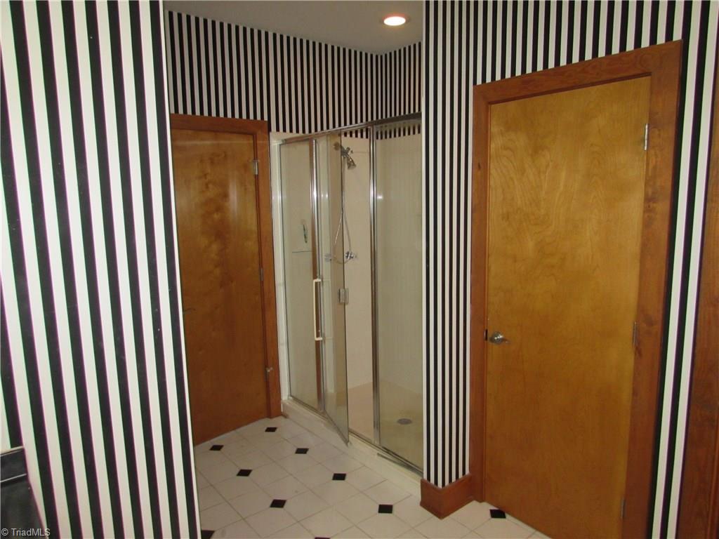 317 Woodcliff Road Raleigh, NC 27609 - Photo 18 of 30 Gallery Image 18