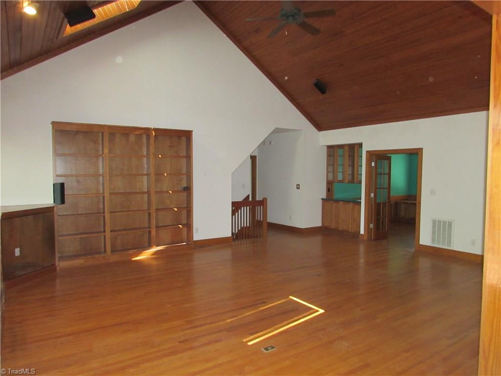 317 Woodcliff Road Raleigh, NC 27609 - Photo 5 of 30 Gallery Image 5