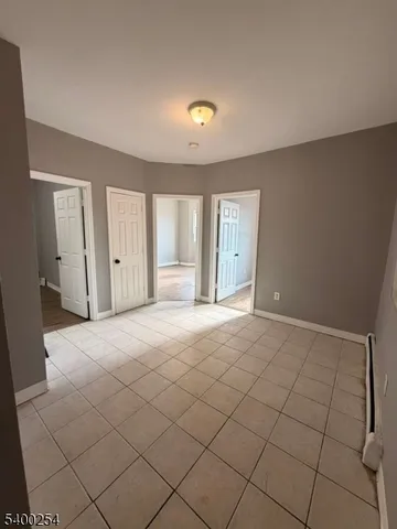 $1,975 | 266 1st Street, Unit 3, Elizabeth Port, NJ 07206